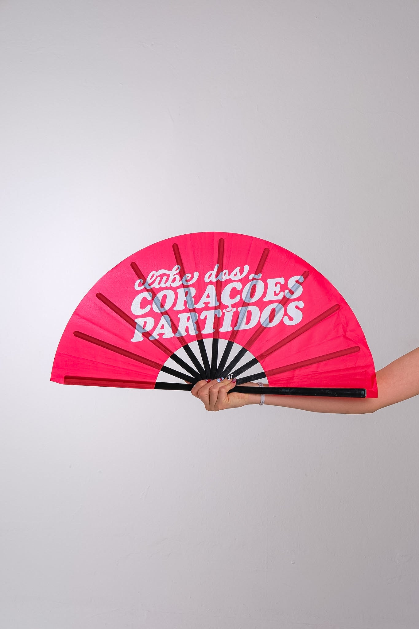 Leque "Clube dos Corações Partidos" - ISA BUZZI