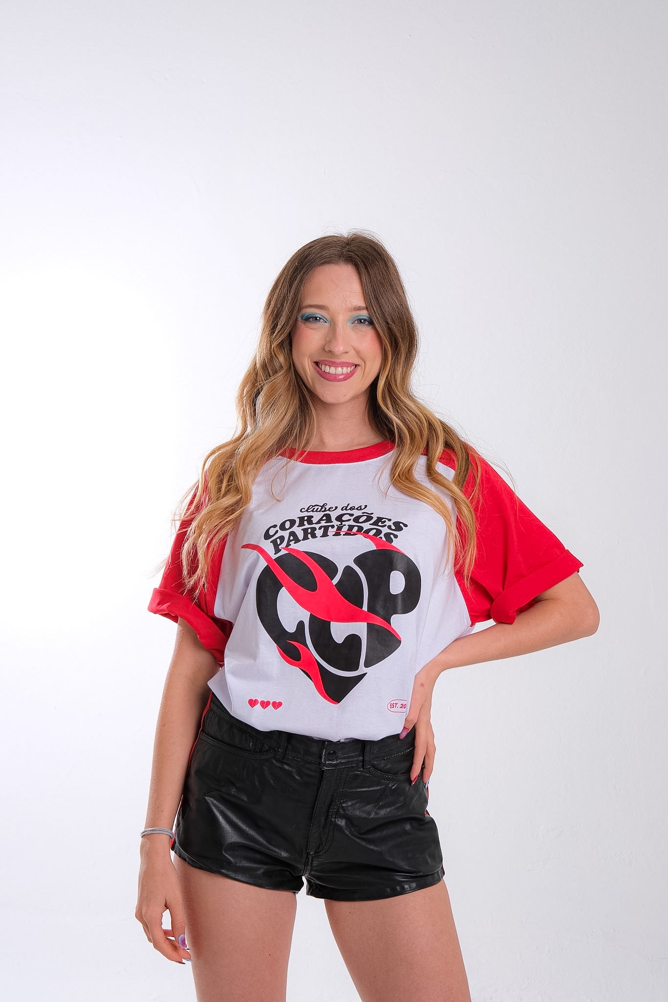 Camiseta Raglan "CCP" Membro Oficial do Clube dos Corações Partidos - Isa Buzzi