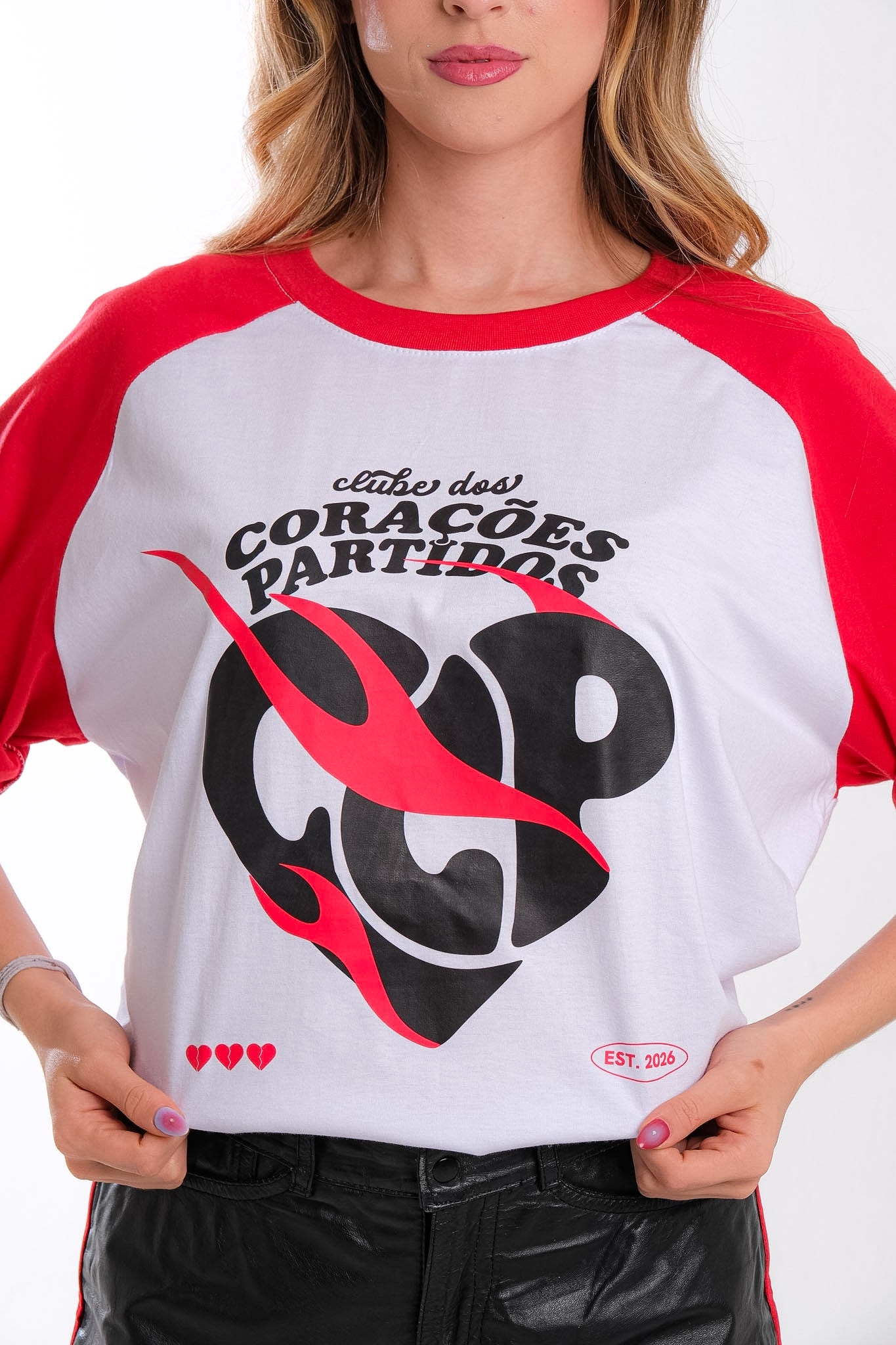 Camiseta Raglan "CCP" Membro Oficial do Clube dos Corações Partidos - Isa Buzzi