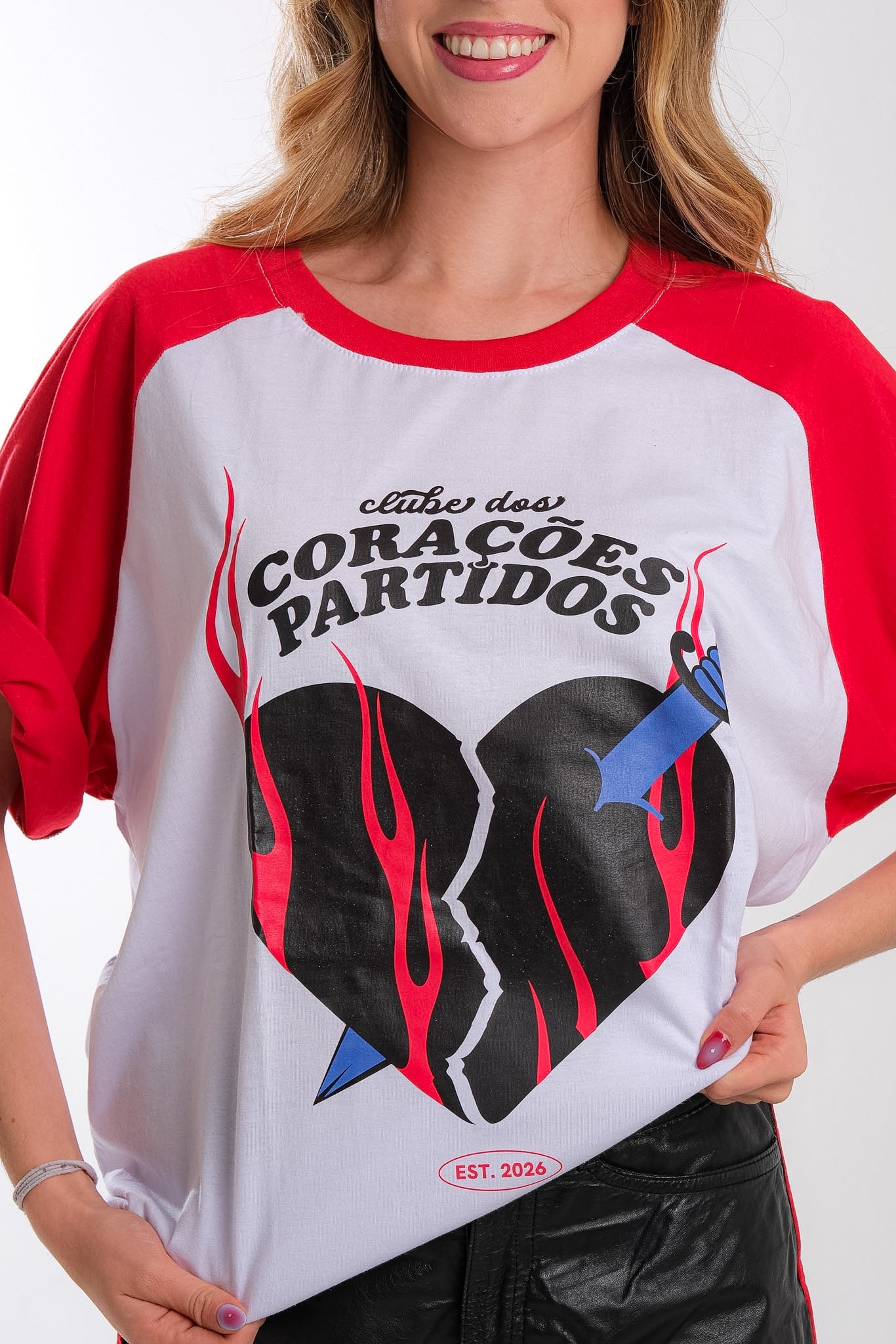 Camiseta Raglan "Amor Fatal" Membro Oficial do Clube dos Corações Partidos - Isa Buzzi